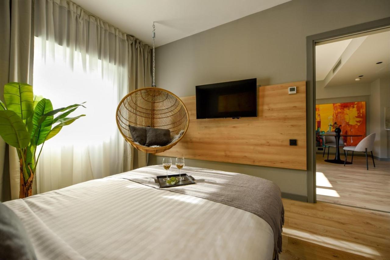Luxury Apartment Near Radisson Hotel - Wall Projector & Modern Design Бухарест Экстерьер фото