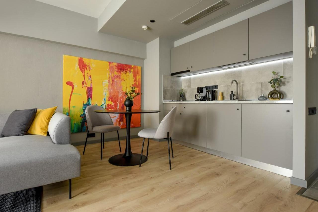 Luxury Apartment Near Radisson Hotel - Wall Projector & Modern Design Бухарест Экстерьер фото