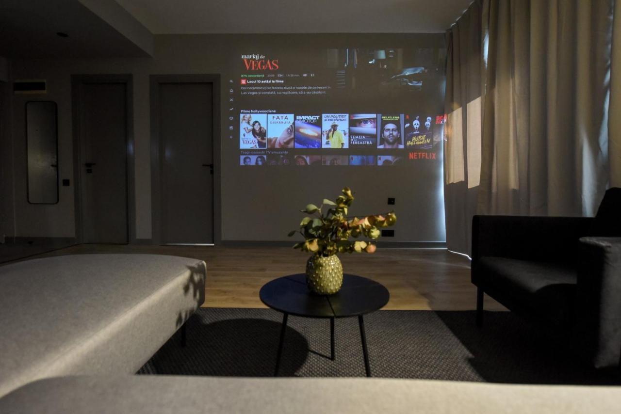 Luxury Apartment Near Radisson Hotel - Wall Projector & Modern Design Бухарест Экстерьер фото
