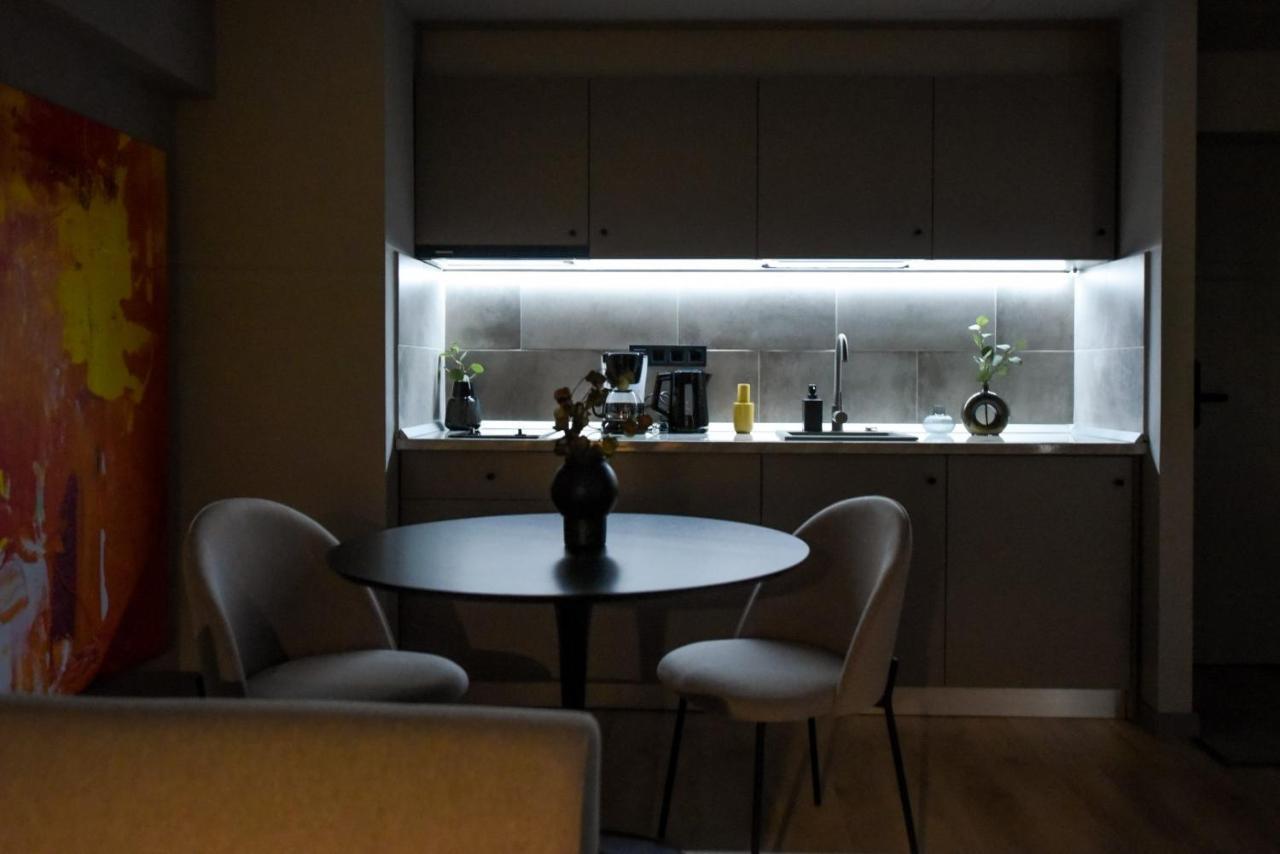 Luxury Apartment Near Radisson Hotel - Wall Projector & Modern Design Бухарест Экстерьер фото